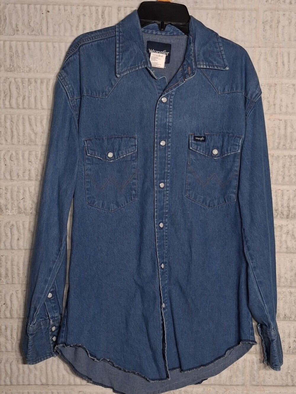 Wrangler Blue Denim Western Shirt With Mother Of Pearl Buttons -womens Medium